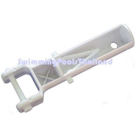Handle for pool vacuum heads