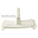 Vacuum head with additional side brushes