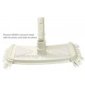 Vacuum head with additional side brushes